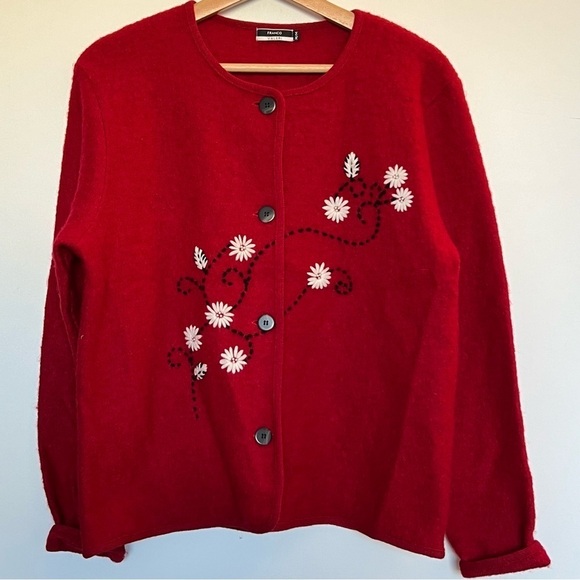 🌼 Red 100% wool cardigan with white  daisies embroidered - Picture 3 of 7